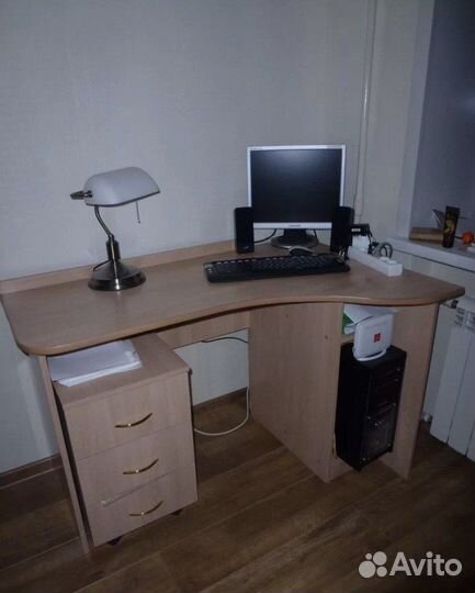 Компьютерный стол