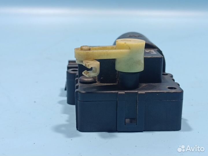Моторчик заслонки отопителя для Mitsubishi Carisma