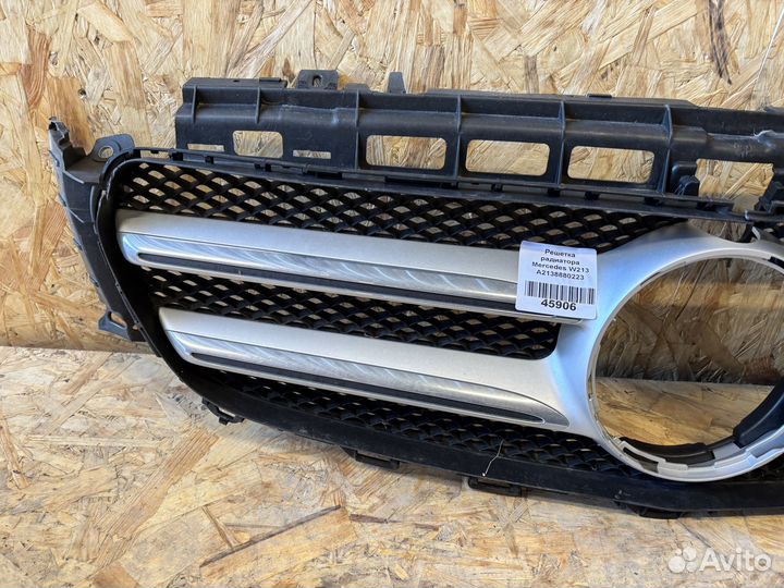 Решетка радиатора Mercedes E W213 A2138880223