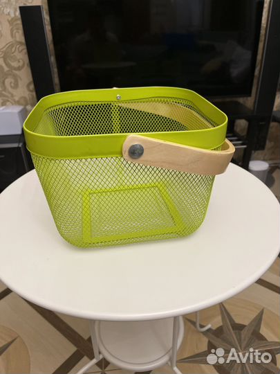 Корзина металлическая для хранения косметики