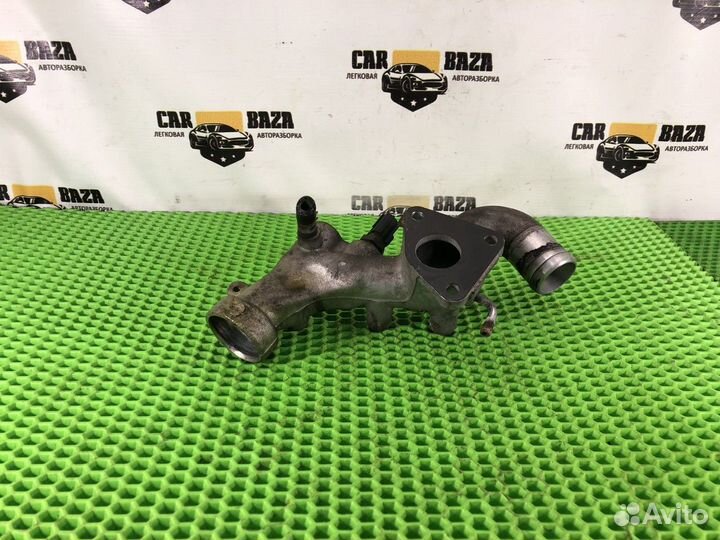 Фланец двигателя системы охлаждения