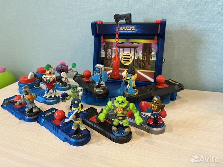 Игрушки Akedo (акедо арена + бойцы)