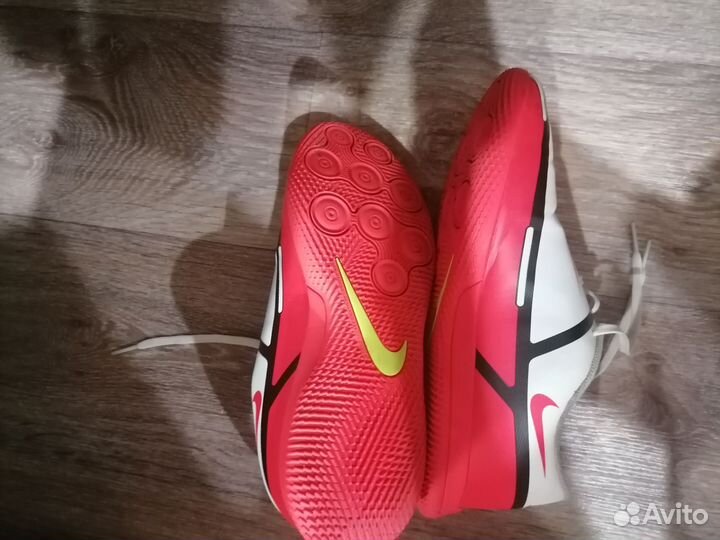 Футзалки nike 