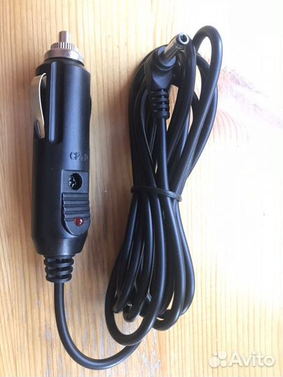 Автомобильное зарядное устройство 12V и 9.5V