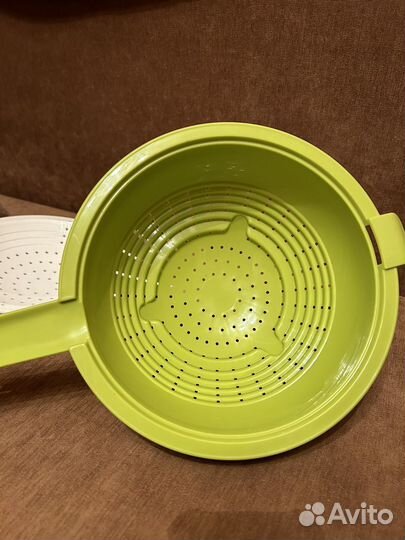 Емкость для смешивания 2 л и дуршлаг Tupperware