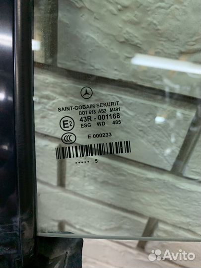 Mercedes W219 CLS Стекло двери задней (форточка)