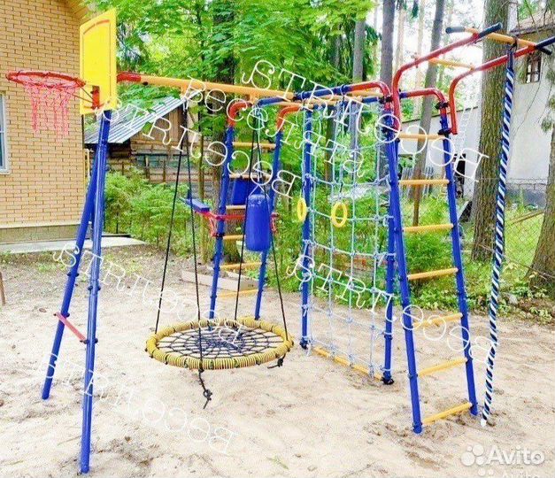 Уличная игровая площадка. Детский комплекс