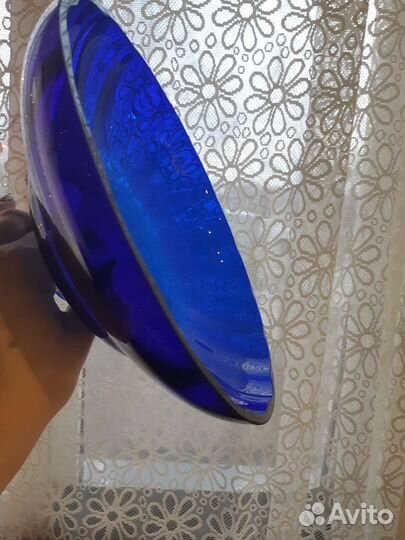 Ваза для фруктов на ножке цветное стекло