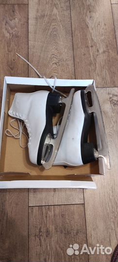 Коньки фигурные 39 размер