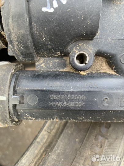 Корпус термостата Рендж Ровер Эвок 2.2td