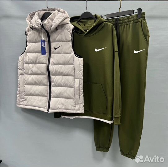 Костюм с белой жилеткой