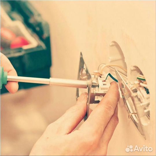 Электрик. Установка розеток и выключателей