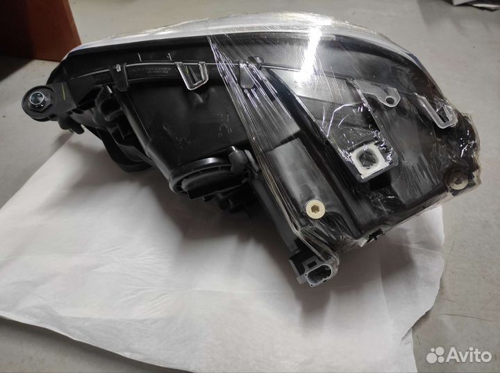 Фара правая линзованная с мотором Mercedes ML164