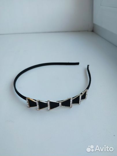 Ободок для волос со стразами