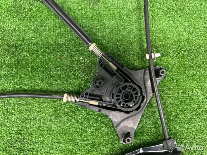 Стеклоподъемник механизм Skoda Rapid 1.6 cwva 2016