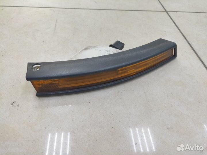 Указатель поворота передний правый Volkswagen