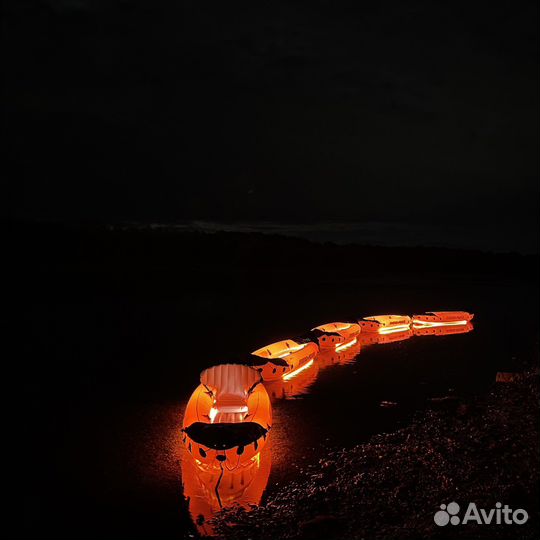 Сплав на светящихся каяках