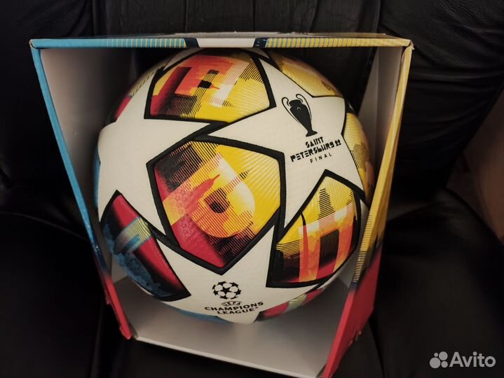 Футбольный мяч Adidas pro