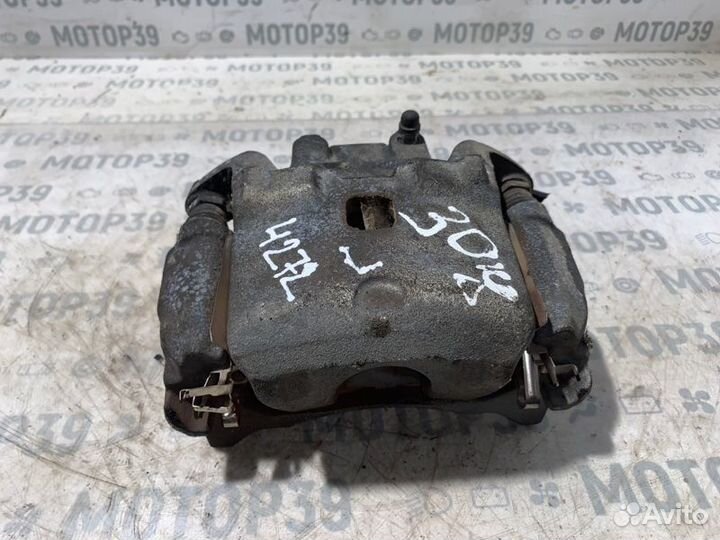 Суппорт передний левый Nissan Altima 2.5 I QR25