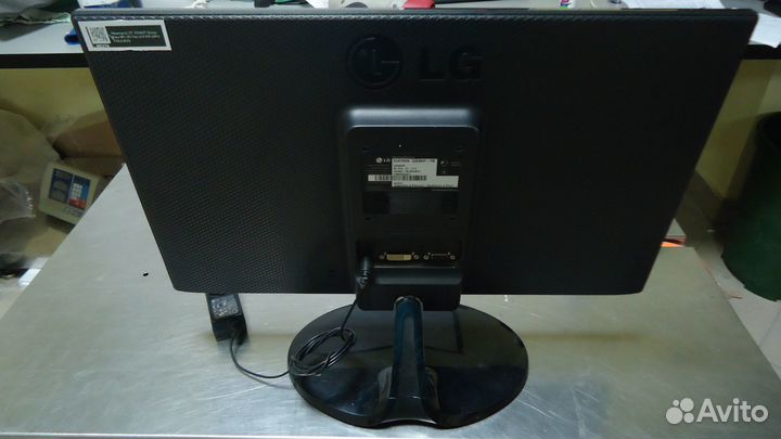 Монитор LG 23