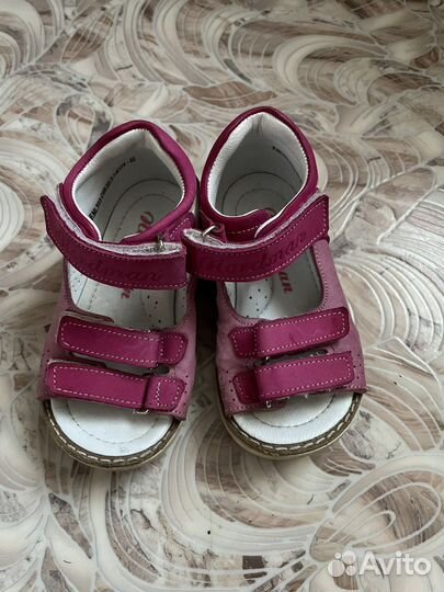 Босоножки для девочки 22