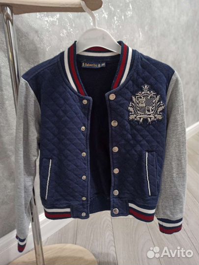 Бомбер (толстовка)