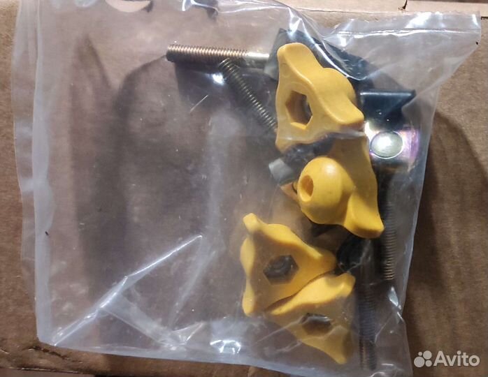 Багажник на крышу Suzuki Vitara (в штатные места)