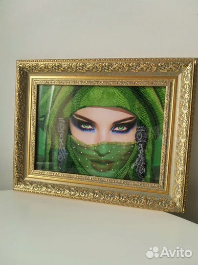 Картина, вышитая бисером