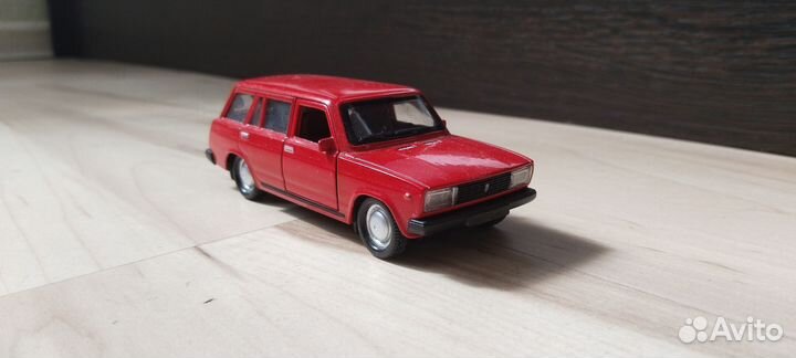 Модели автомобилей в масштабе 1/38