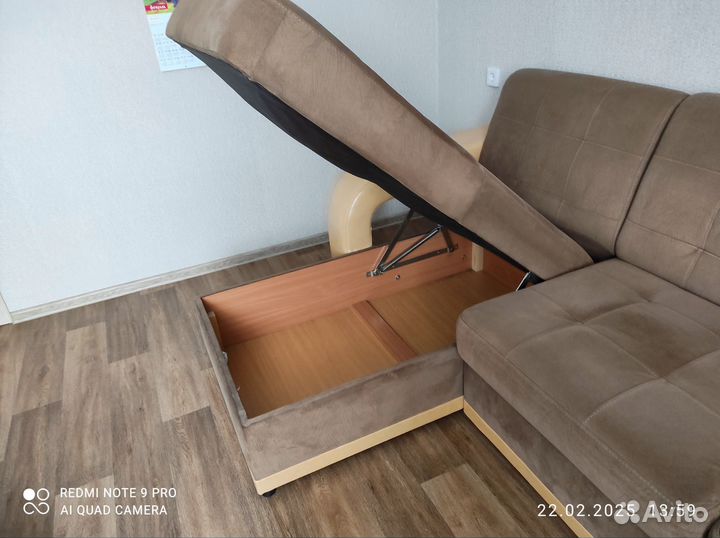 Большой угловой диван