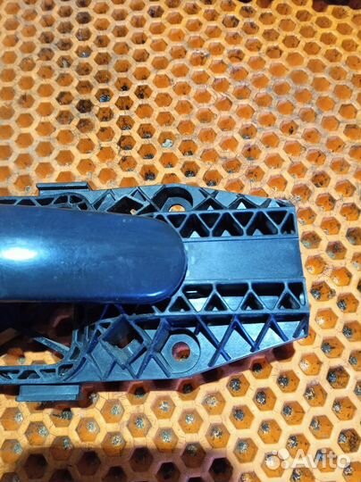 Ручка двери Volkswagen Polo Sedan