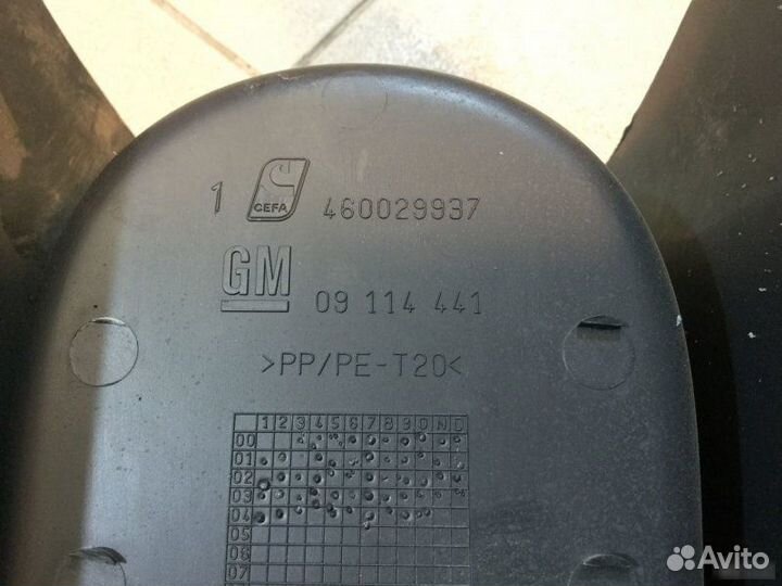 Консоль центральная Opel Corsa C 2000-2006