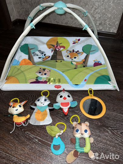 Развивающий коврик tinylove+подарок муслин.косынка