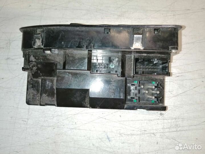 Блок управления стеклоподъемника передний BMW E39