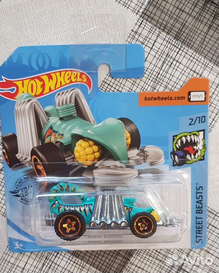 Машинки hotwheels новые коллекционные
