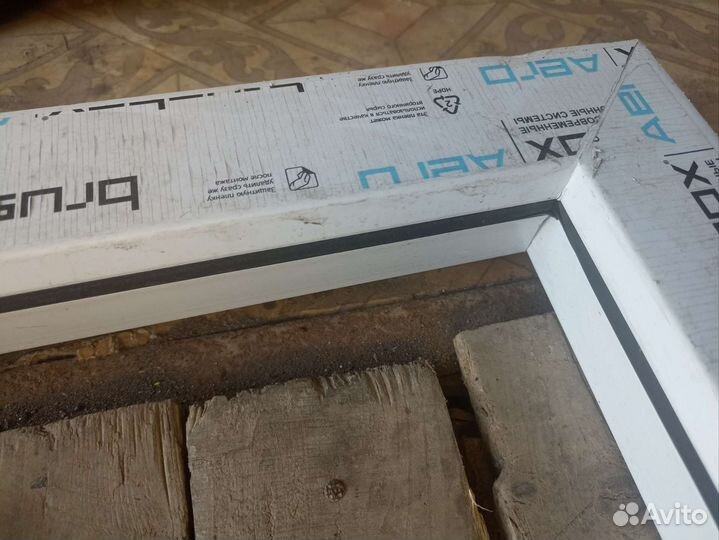 Оконная рама пластиковая 900*750