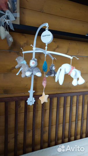 Музыкальный мобиль на кроватку