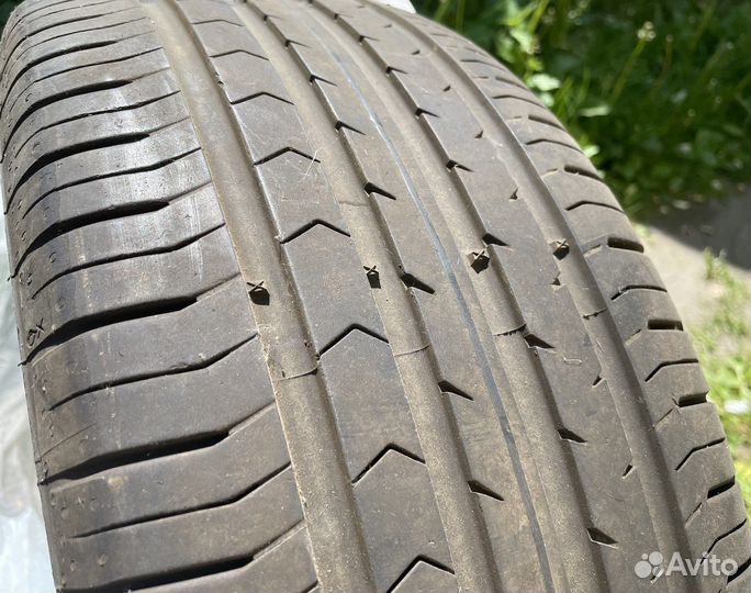 Continental ContiPremiumContact 5 215/55 R16 93V