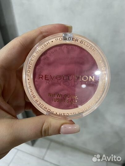 Revolution румяна