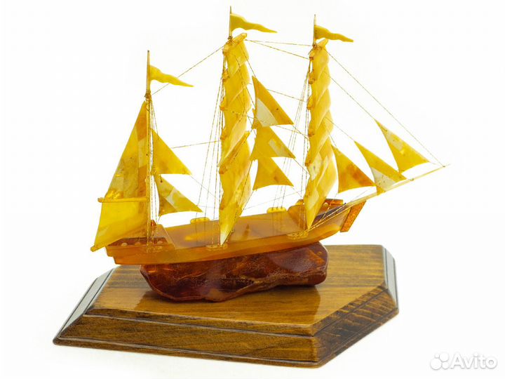 Сувенир из янтаря 