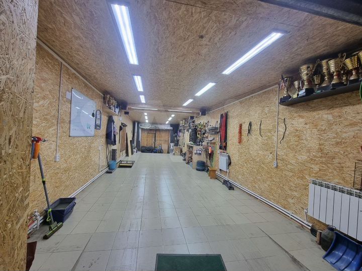 Гараж, > 30 м²