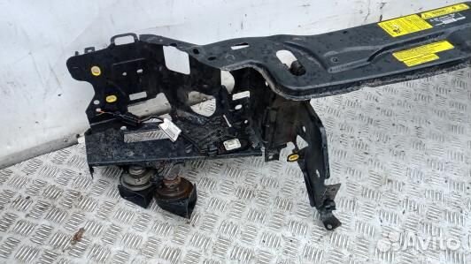 Передняя панель крепления облицовки (телевизор) volvo XC90 1 (8NK27G201)