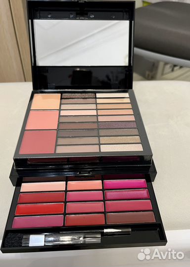 Подарочный набор косметики женский