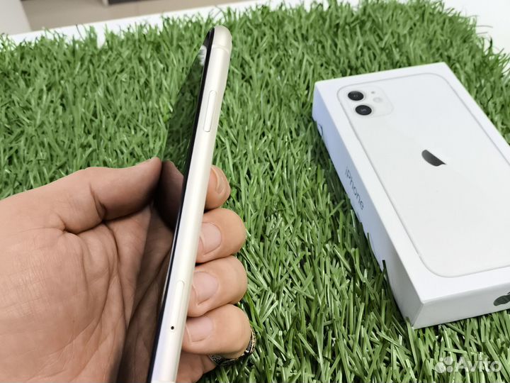 iPhone 11, 64 ГБ