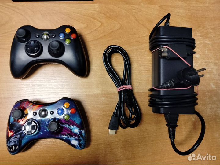 Xbox 360S 250Gb FreeBoot 2 Джоя 40 Игр