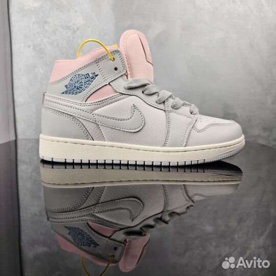 Кроссовки Nike air jordan 1 retro high