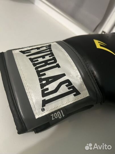 Боксерские перчатки 10 oz everlast