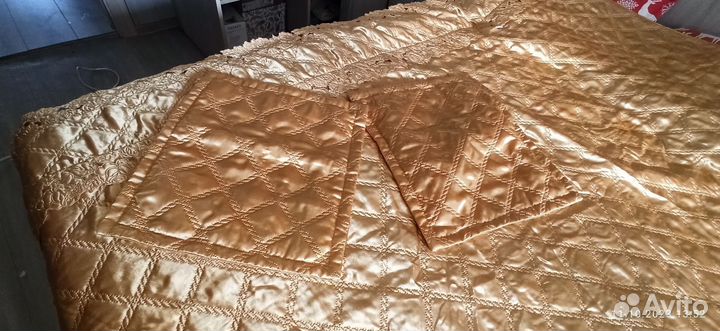 Покрывало на двуспальную кровать