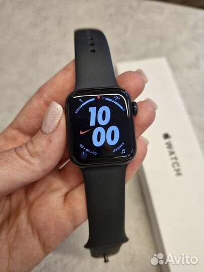 Часы Apple watch SE 40 mm бу