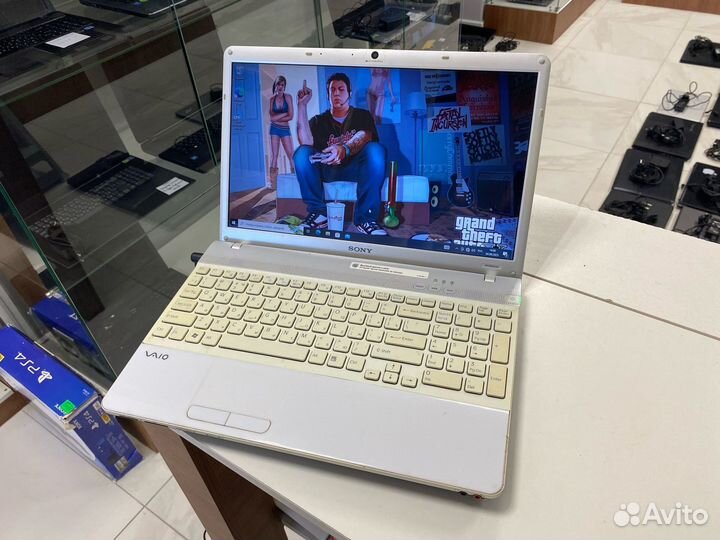 Sony (Core i5/ 320gb/ 4gb ram)